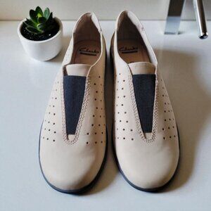 Clarks Medora Gemma Sand Nubuck Leather Soft Cushion Slip on Shoes-US 7M